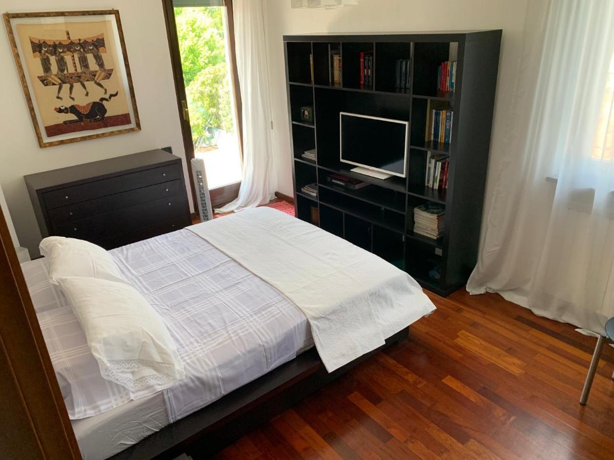 Near Como, Charming Apartment With Fireplace Grandate Ngoại thất bức ảnh