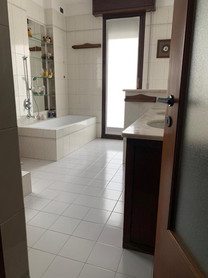 Near Como, Charming Apartment With Fireplace Grandate Ngoại thất bức ảnh