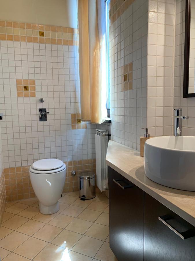 Near Como, Charming Apartment With Fireplace Grandate Ngoại thất bức ảnh